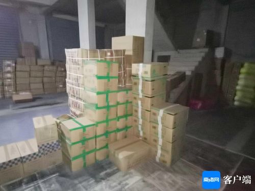 讓拉載 違禁品 的貨車 帶路 海口執法人員順藤摸瓜查獲一塑料制品存儲窩點
